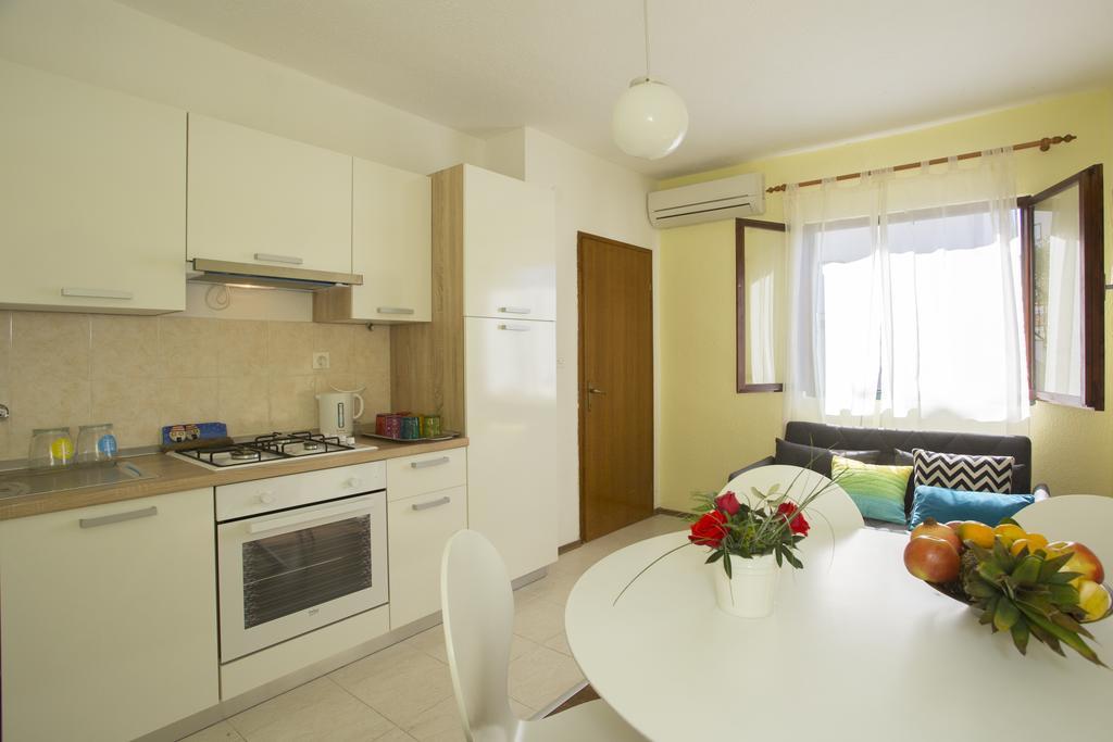 Great Located Family Apartments Marina Bagian luar foto