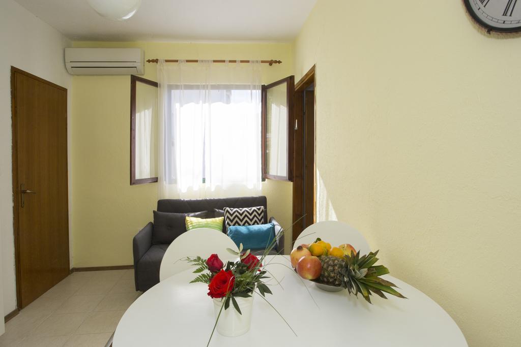 Great Located Family Apartments Marina Bagian luar foto