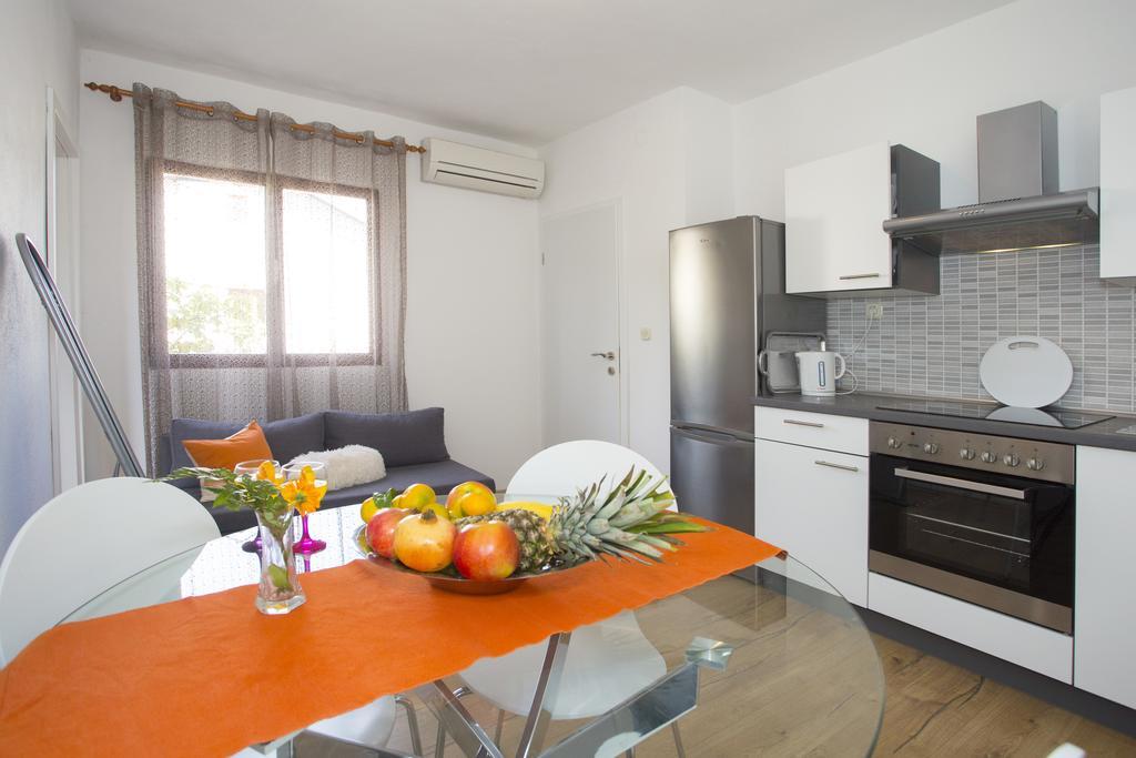 Great Located Family Apartments Marina Bagian luar foto